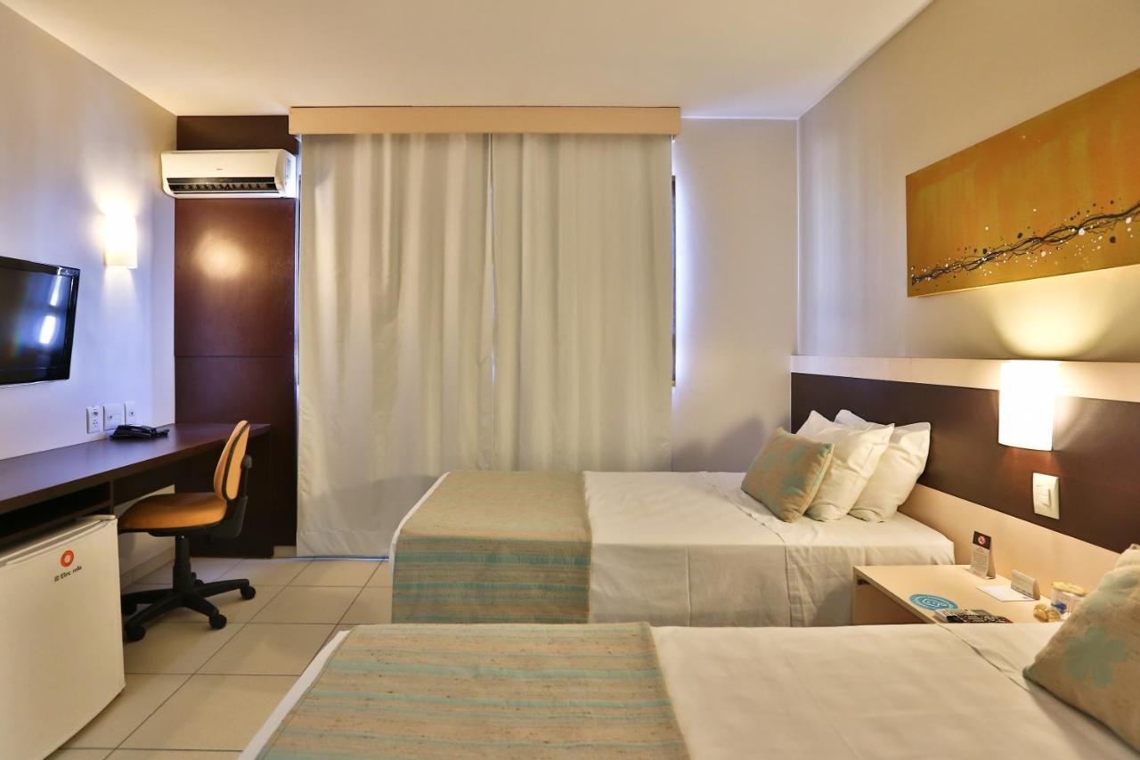 Comfort Hotel Гояния Экстерьер фото