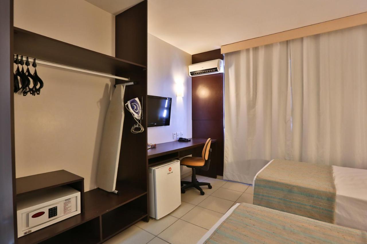 Comfort Hotel Гояния Экстерьер фото