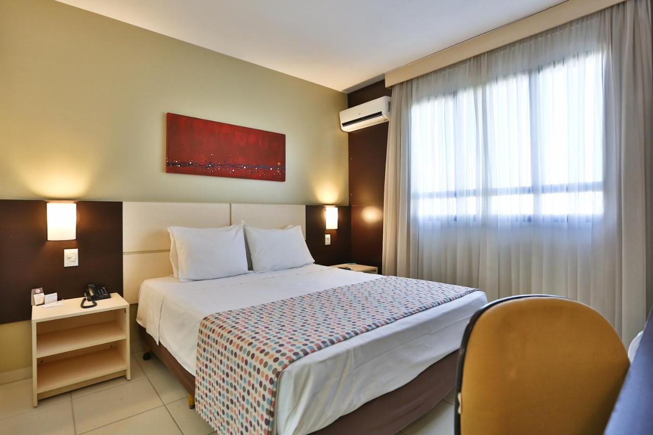 Comfort Hotel Гояния Экстерьер фото