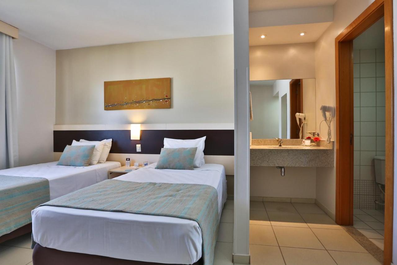 Comfort Hotel Гояния Экстерьер фото
