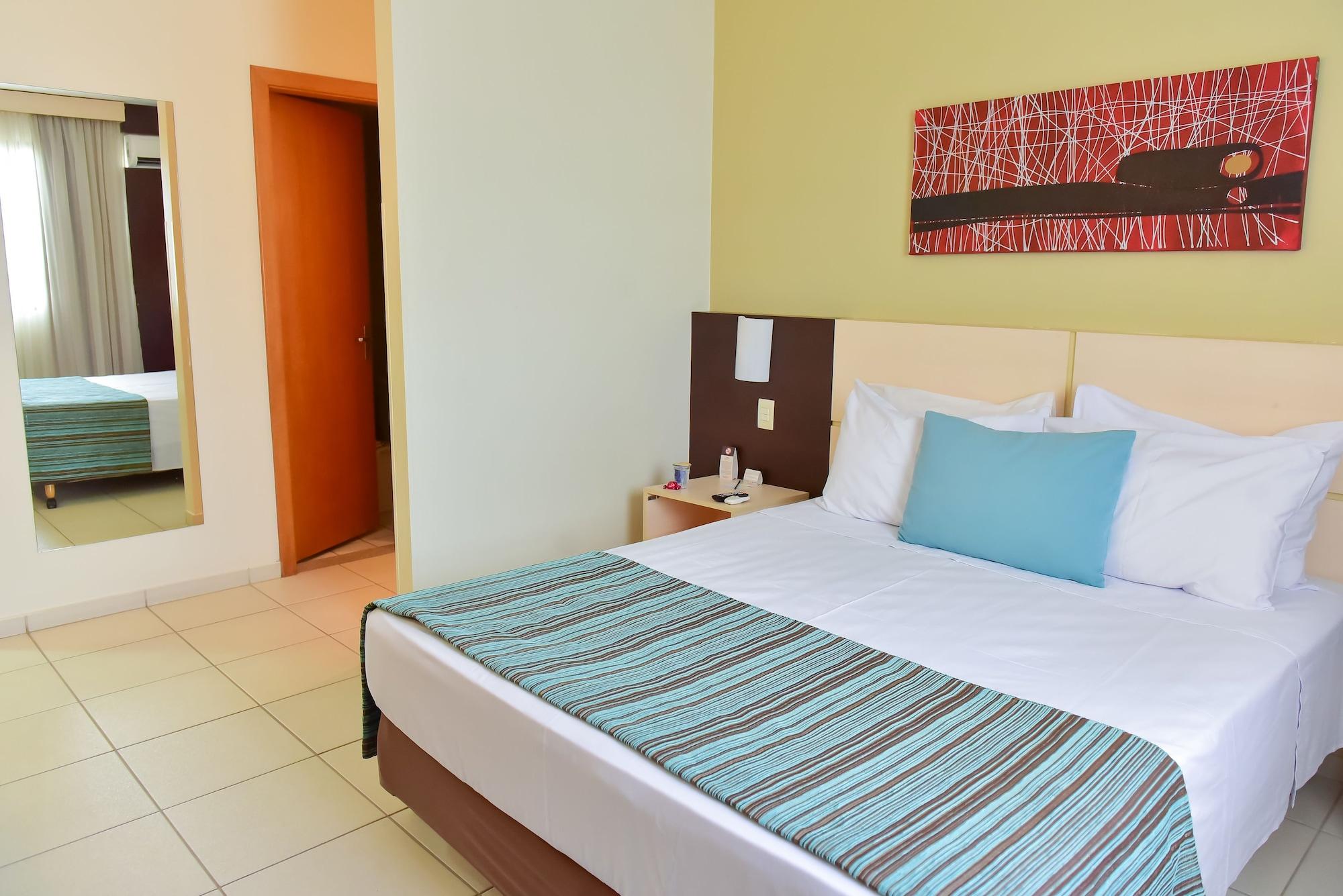 Comfort Hotel Гояния Экстерьер фото