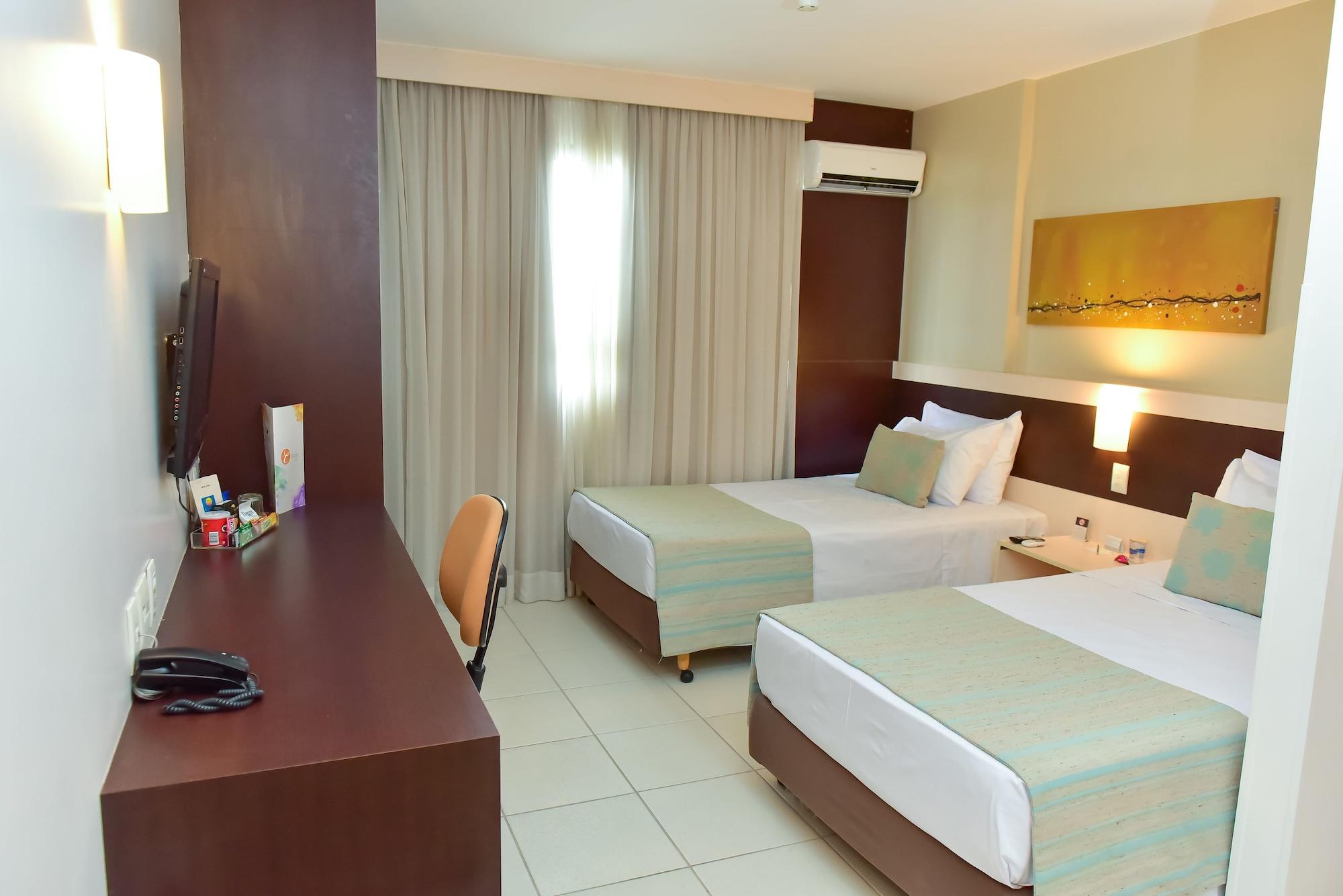 Comfort Hotel Гояния Экстерьер фото