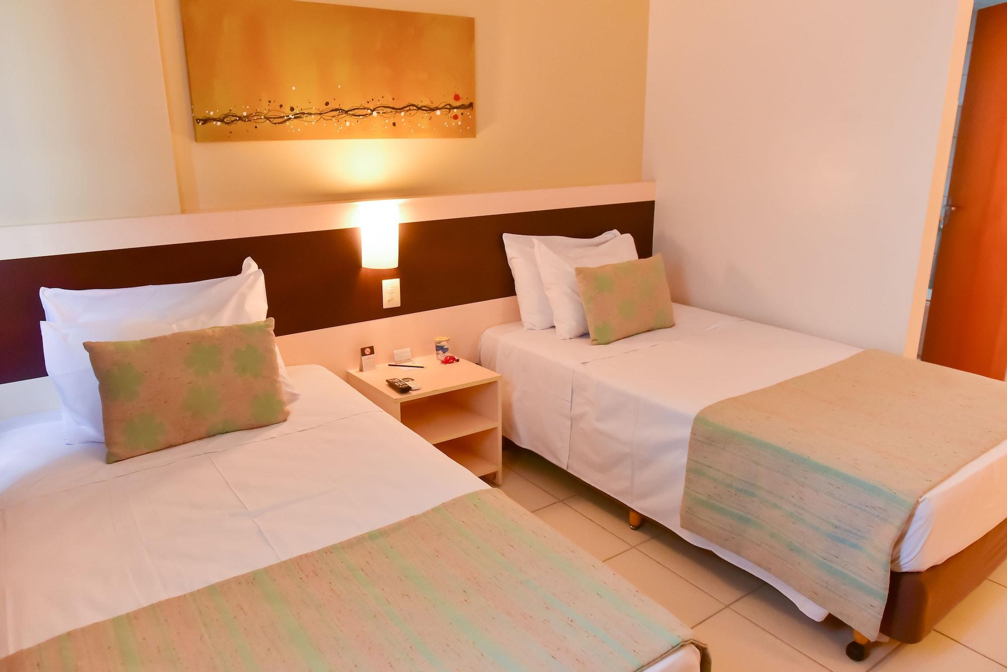 Comfort Hotel Гояния Экстерьер фото