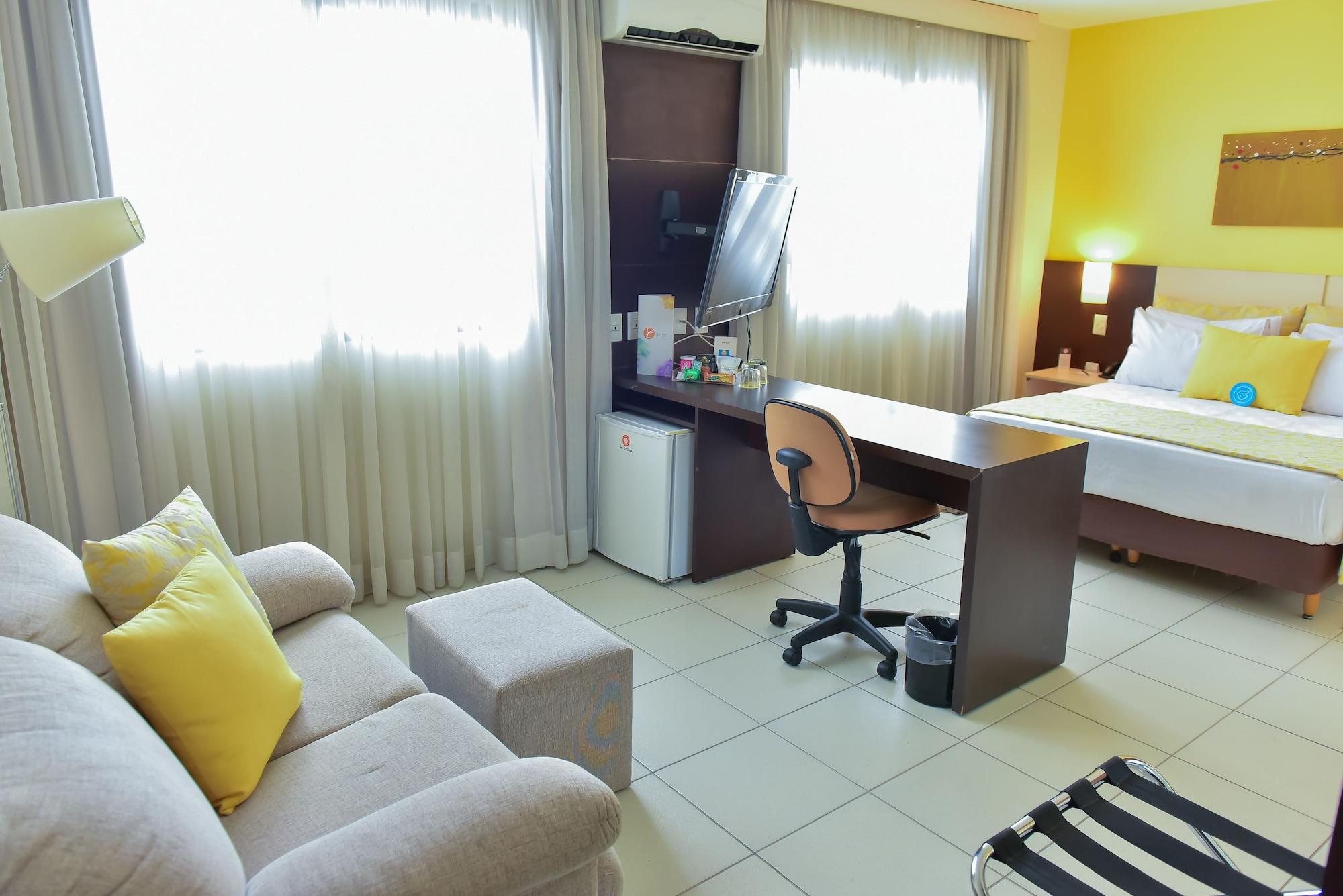 Comfort Hotel Гояния Экстерьер фото