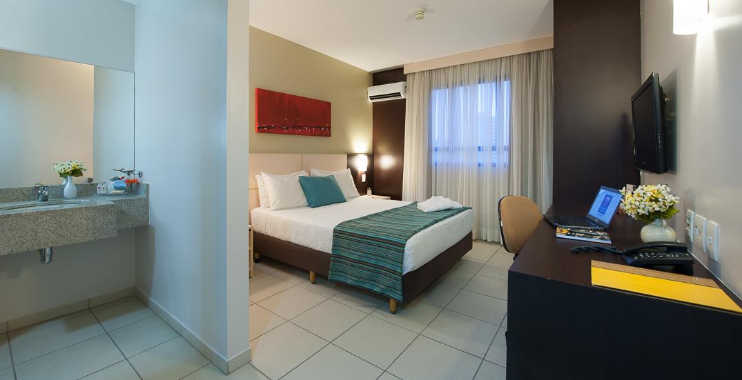 Comfort Hotel Гояния Экстерьер фото