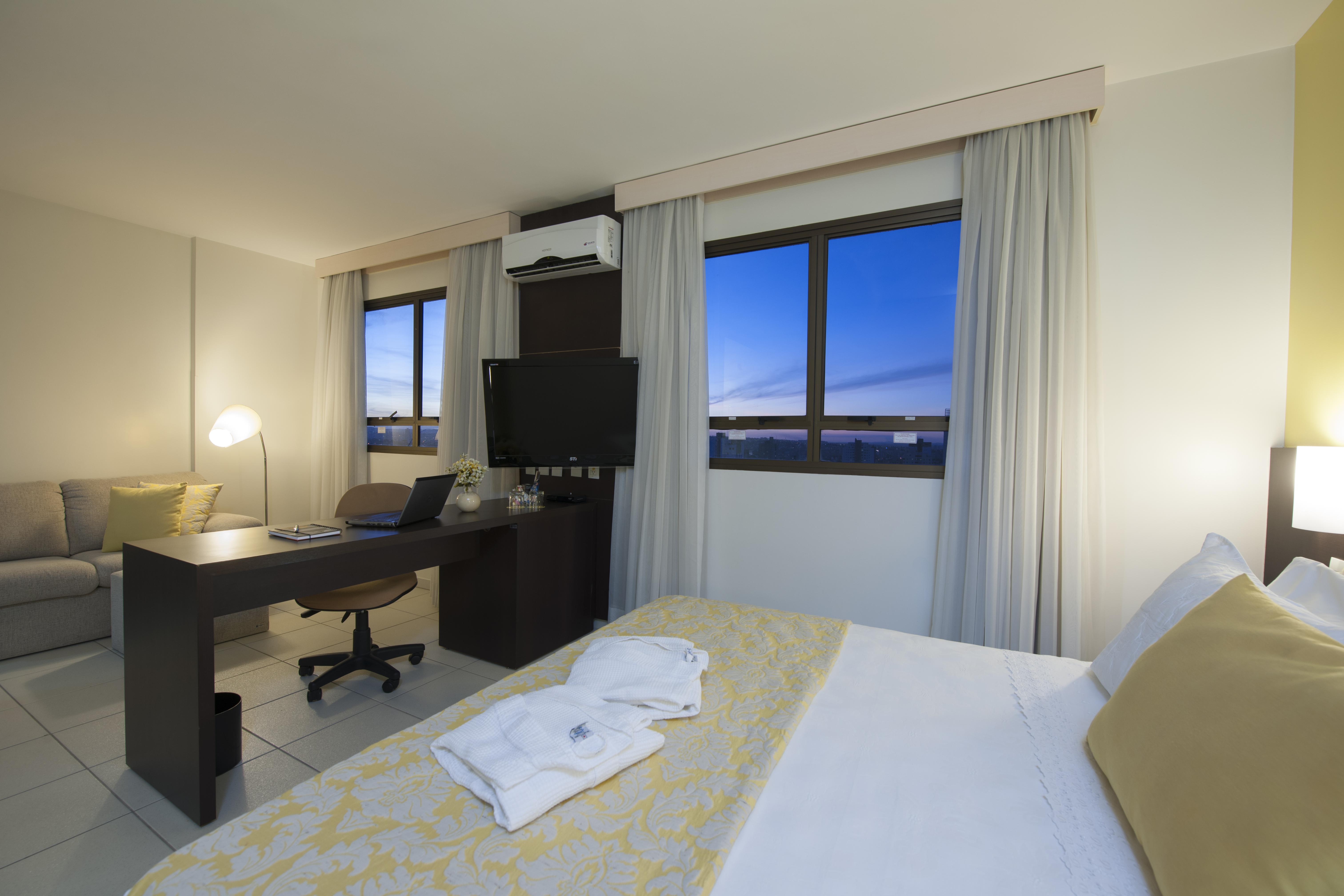Comfort Hotel Гояния Экстерьер фото